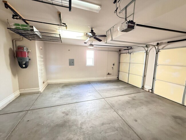 Building Photo - 464 Via Palermo Dr