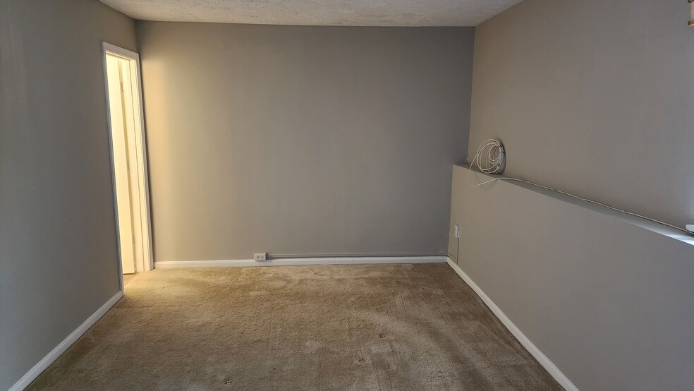 Building Photo - 134 Azalea Ct