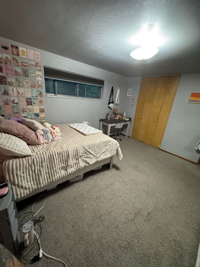 Building Photo - Spacious Split Level in Baldwin for Rent- ...