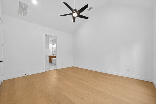 Building Photo - 9722 Dani Lake Dr