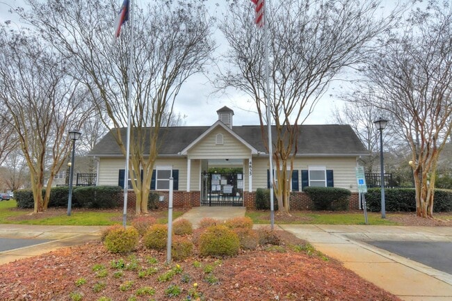 Building Photo - End-Unit 3br/2.5bth Townhome in Villages o...