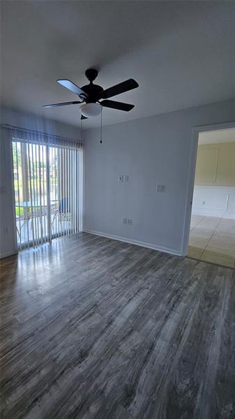Building Photo - 4831 Via Palm Lakes