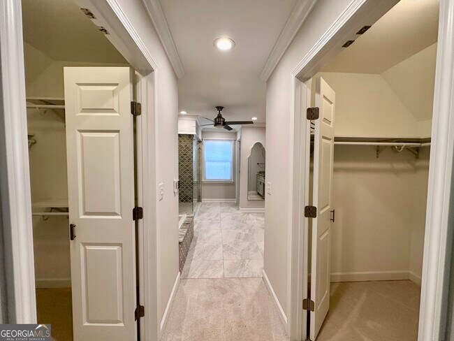 Building Photo - 3363 Somerset Trace
