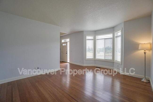 Building Photo - 1211 W F Pl