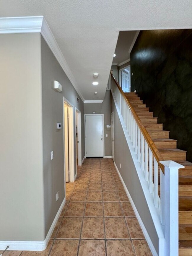 Building Photo - Beautiful Corona Pool Home with 4 bedroom ...