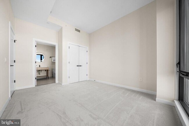 Building Photo - 255 W Falls Station Blvd