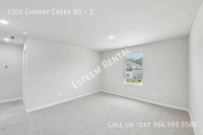 Building Photo - 2206 Cherry Crk Rd