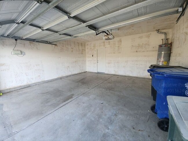 Building Photo - Charming 3 bedroom, 2 bathroom home locate...