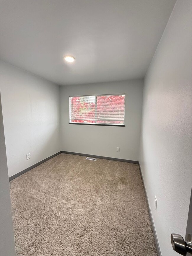 Building Photo - Charming Redmond Rental on Education Hill – Corner Lot Retreat