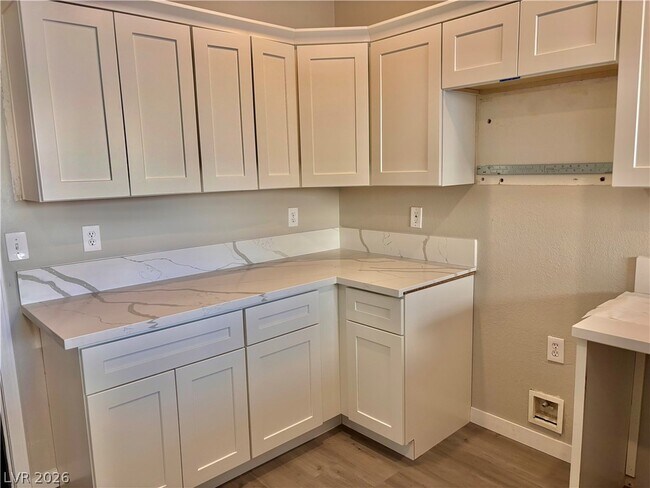 Building Photo - 7432 Decoro St