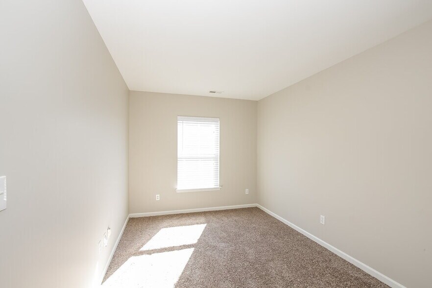 Building Photo - 15419 Chowning Tavern Ln