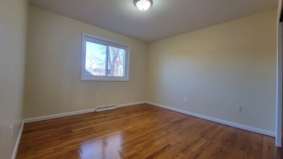 Building Photo - 223 Fairfield St