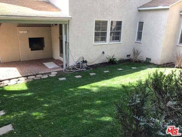 Building Photo - 836 Westholme Ave