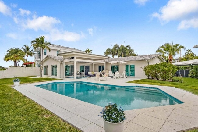 Building Photo - 35 Castle Harbor Isle Dr