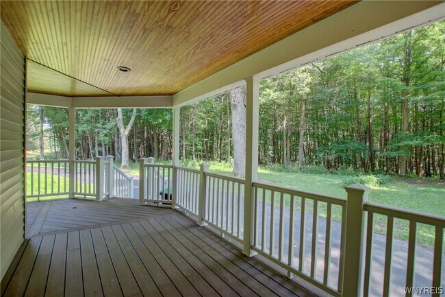 Building Photo - 5880 Draudt Rd