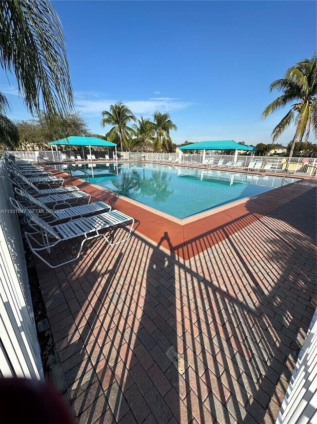 Building Photo - 2508 SE 14th Ave