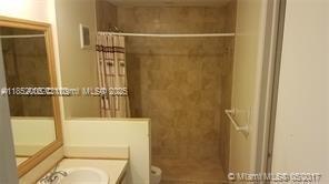 Building Photo - 415 N Laurel Dr