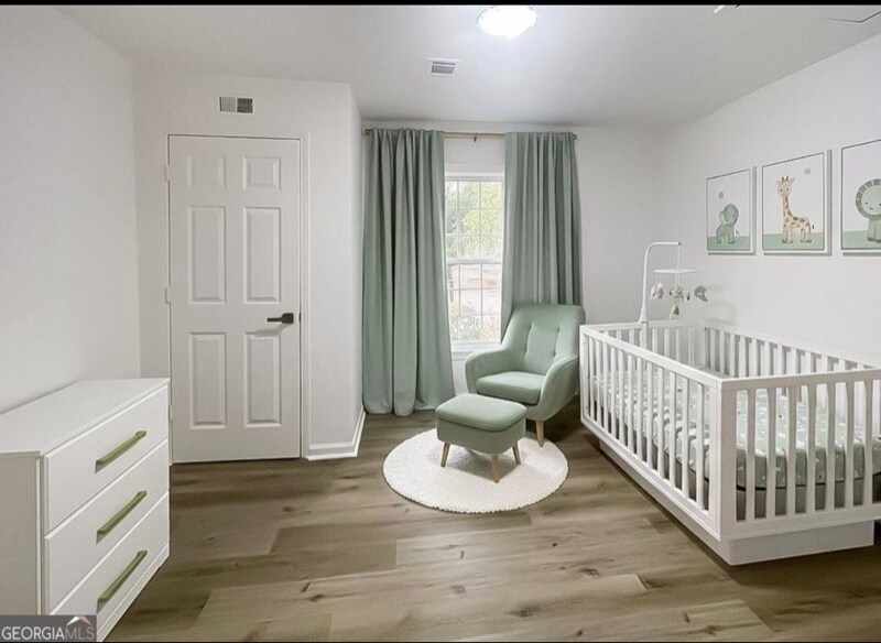 Building Photo - 305 Chestnut St