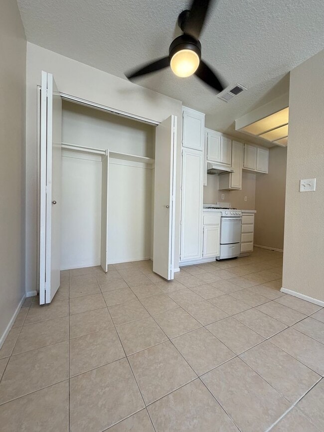 Building Photo - 79 Gaviota
