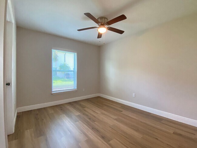 Building Photo - Great Location! 2 Bedroom/2 Bath, 1st Floor Condominium in Winter Park!