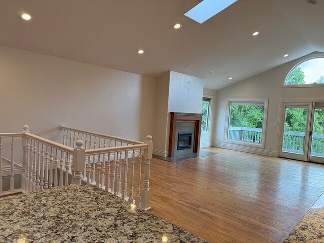 Building Photo - Modern Comfort Meets Natural Beauty