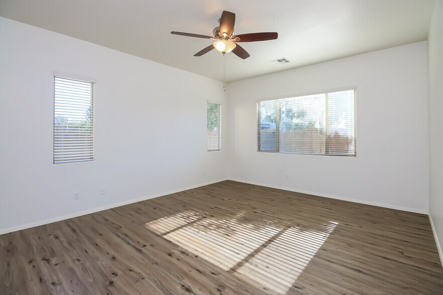 Building Photo - 20837 Sunset Dr