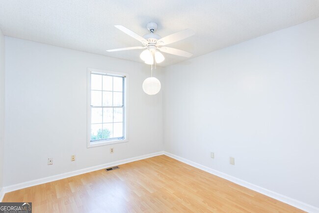Building Photo - 656 Bellemeade Ave NW