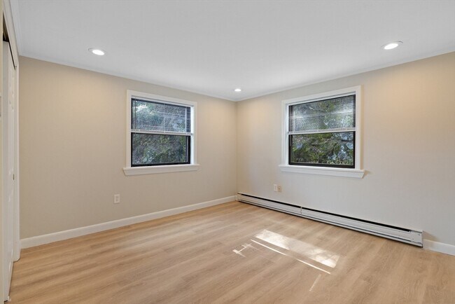 Building Photo - 51 Lynde St