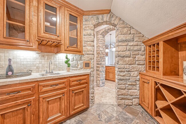 Building Photo - 13815 Nathan Ridge Ln