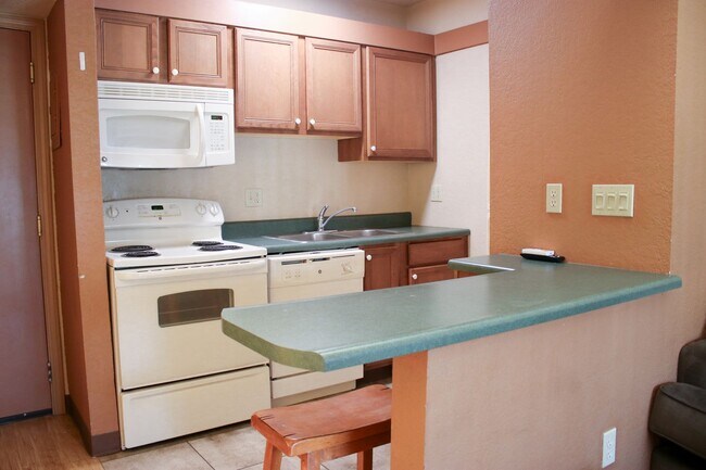 Interior Photo - 601-603 E Clark St