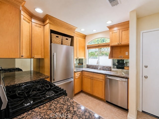 Building Photo - 30902 Club House Dr