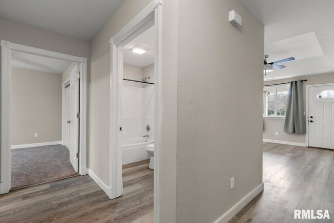 Building Photo - 3005 N Molleck Dr