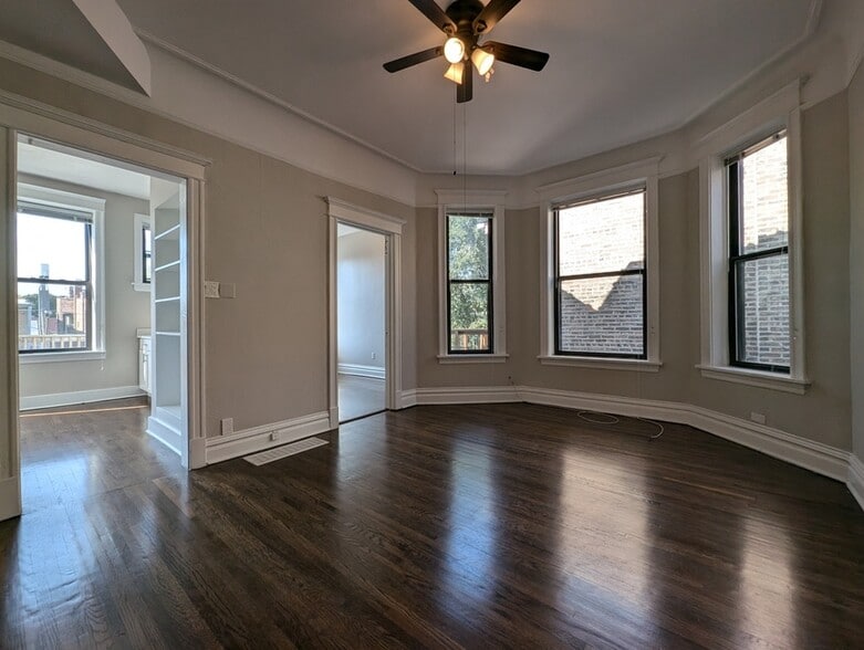 Building Photo - 3824 N Fremont