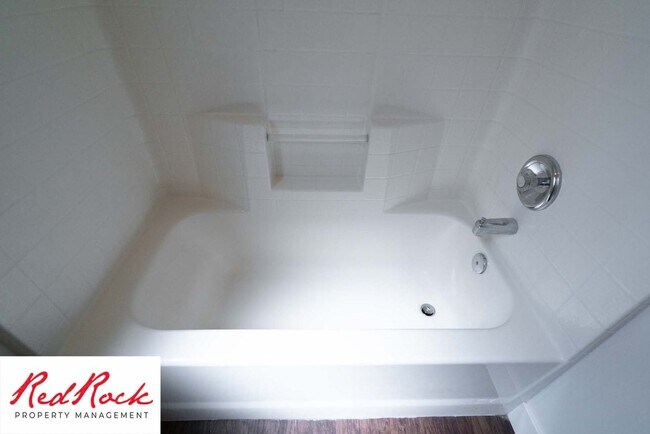 Building Photo - Spacious 3-Bed, 2-Bath Ivins Townhome – Do...