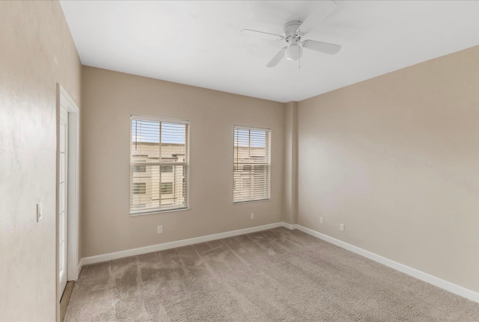 Building Photo - 424 Luna Bella Ln