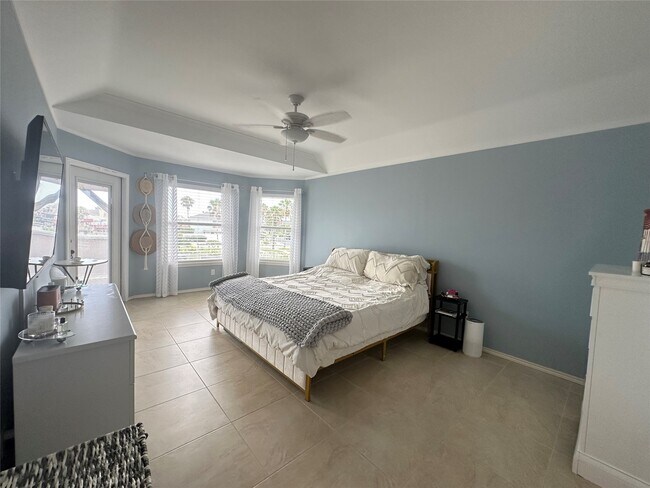 Building Photo - 14833 Cobo De Bara Cir