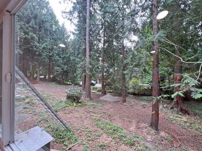 Building Photo - Freshly Remodeled 5BR Home in Prime Bellevue Enatai