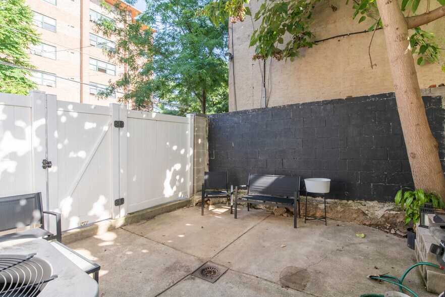 Building Photo - 1643 Fitzwater St