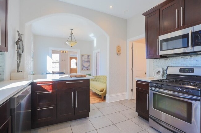 Building Photo - 2220 W 31st Ave