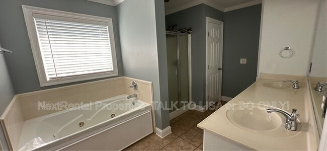 Building Photo - 556 Lincolns Dr