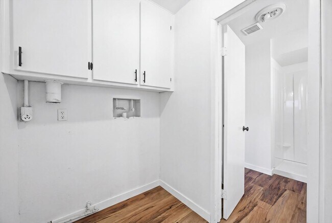 Building Photo - 314 Monterey St