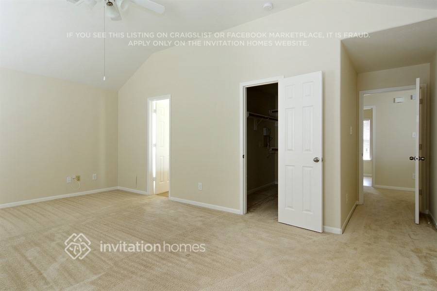 Building Photo - 5806 Le Carpe Plantation Ct