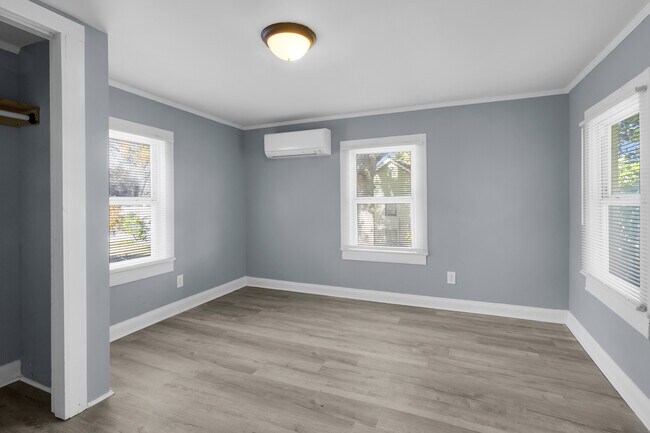 Building Photo - 522 Crawford St