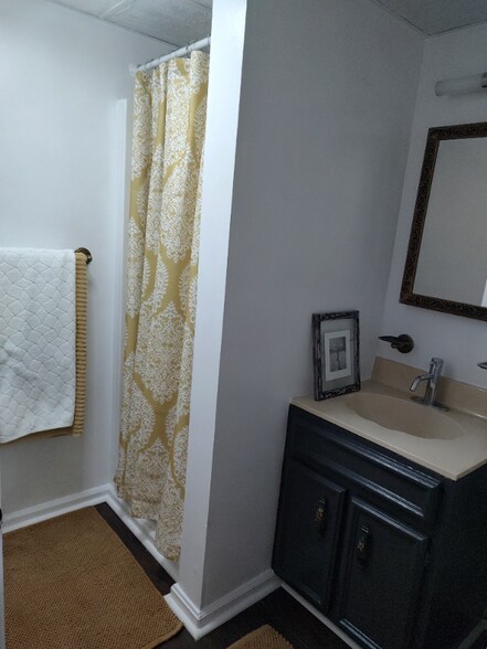 Building Photo - 5204 Roman Dr