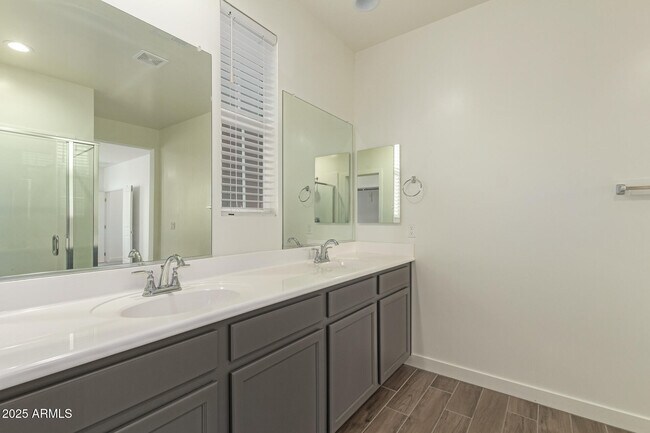 Building Photo - 5524 S Dillon Cir