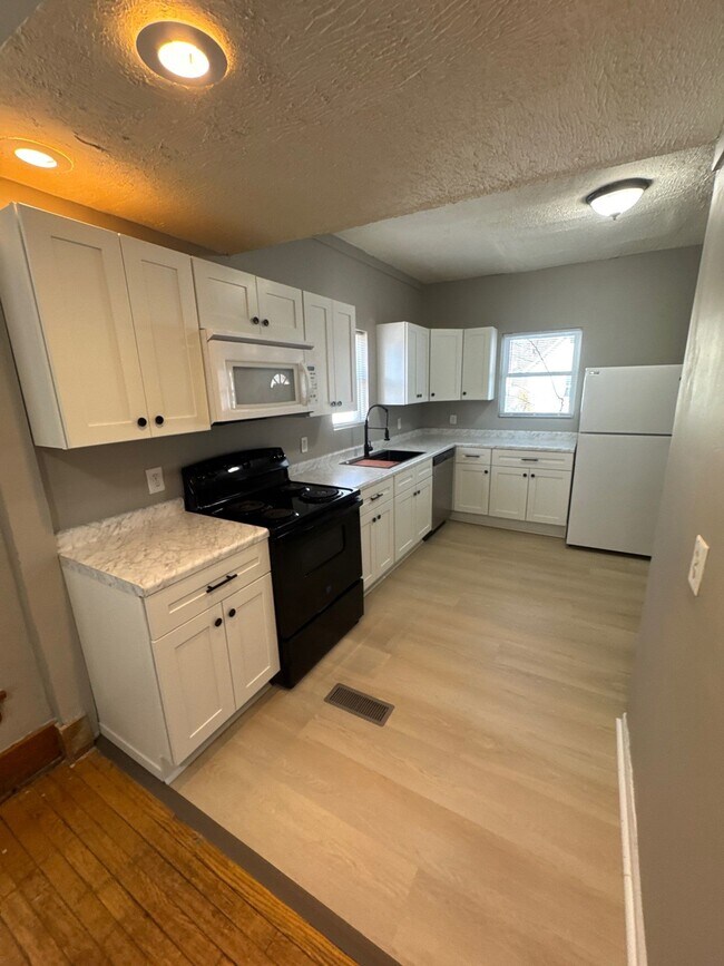 Building Photo - 4156 Cuming St