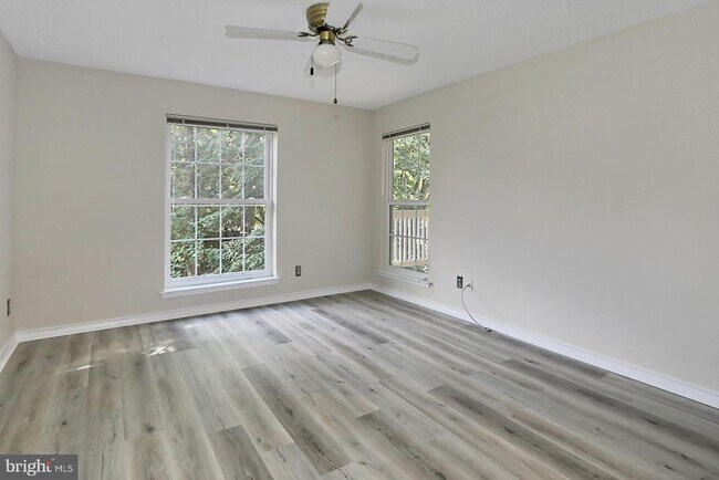 Building Photo - 1513 Lincoln Way