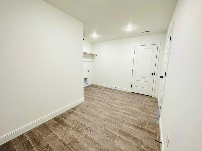 Building Photo - 2150 Tallgrass Ter