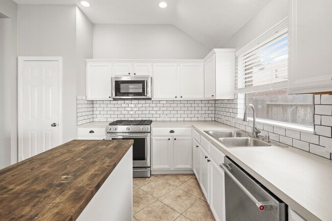 Building Photo - 18418 Kenmark Ln