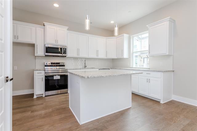 Building Photo - 202 S Village Way